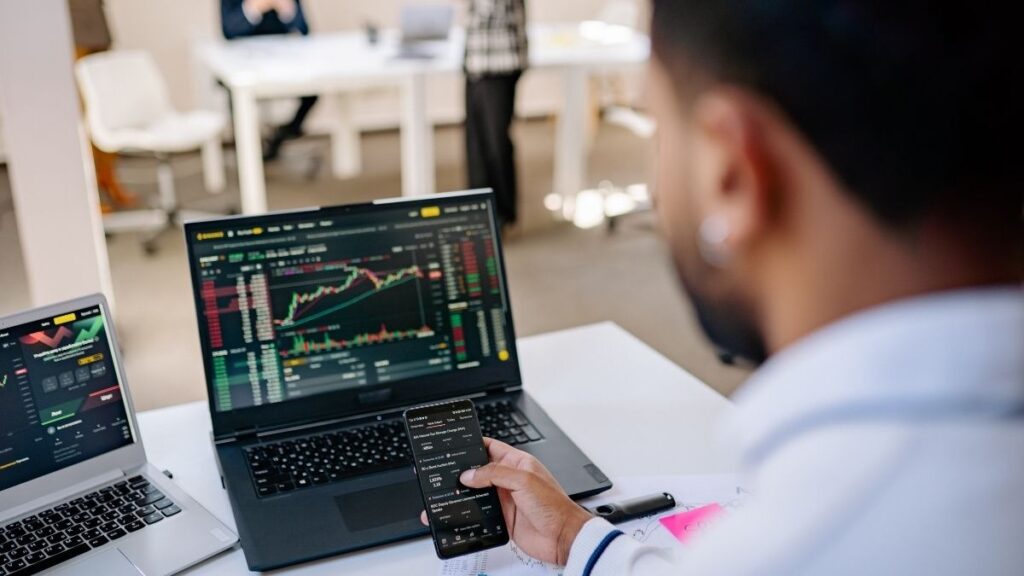 How to Use a Copilot Keyword Rank Tracker Effectively